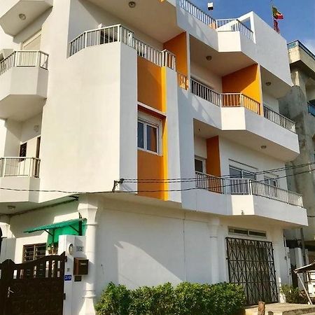 Dodoo Lodge Cotonou Exterior photo