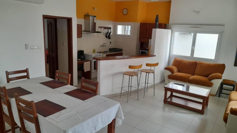 Dodoo Lodge Cotonou Exterior photo