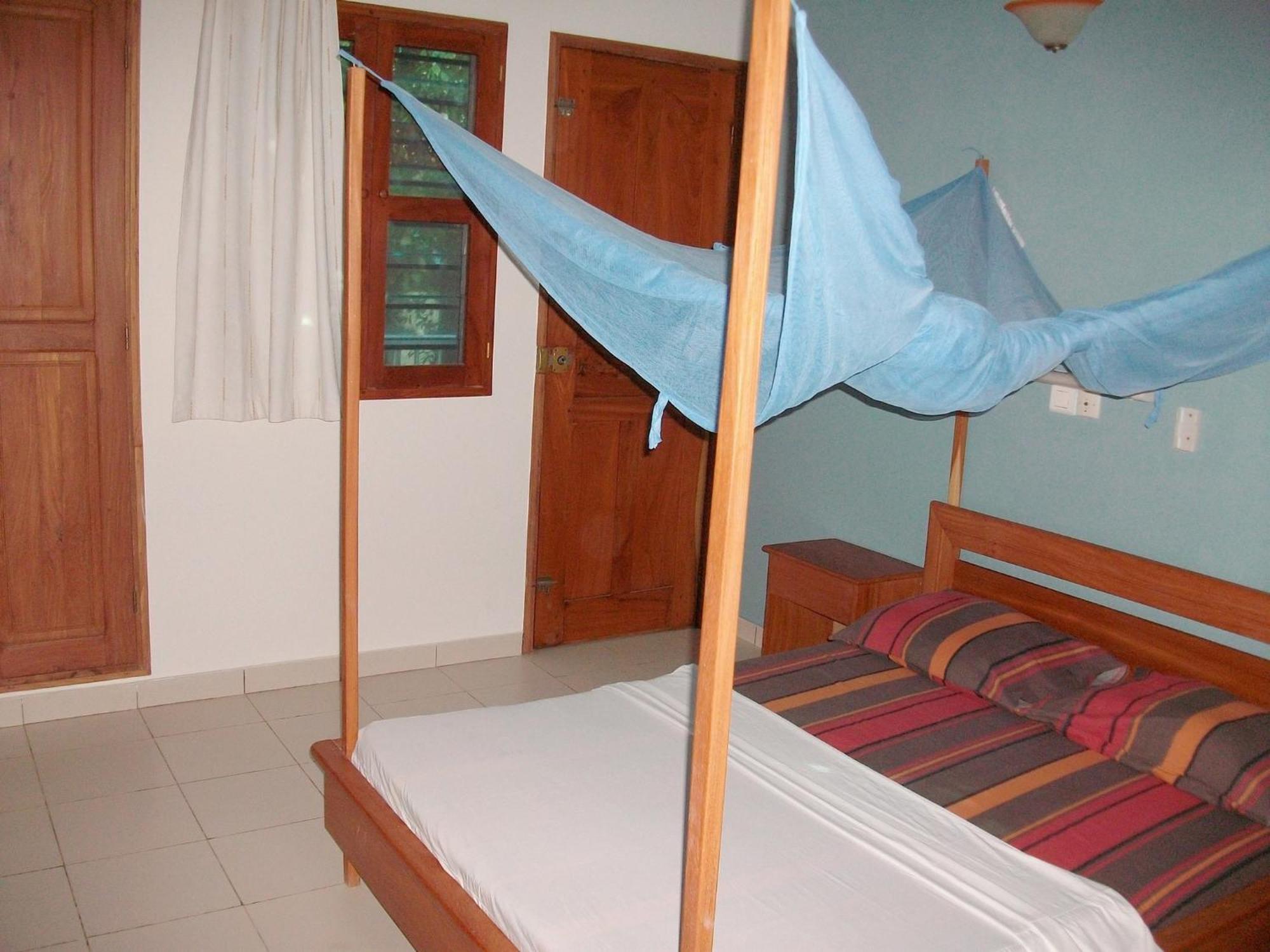 Dodoo Lodge Cotonou Exterior photo