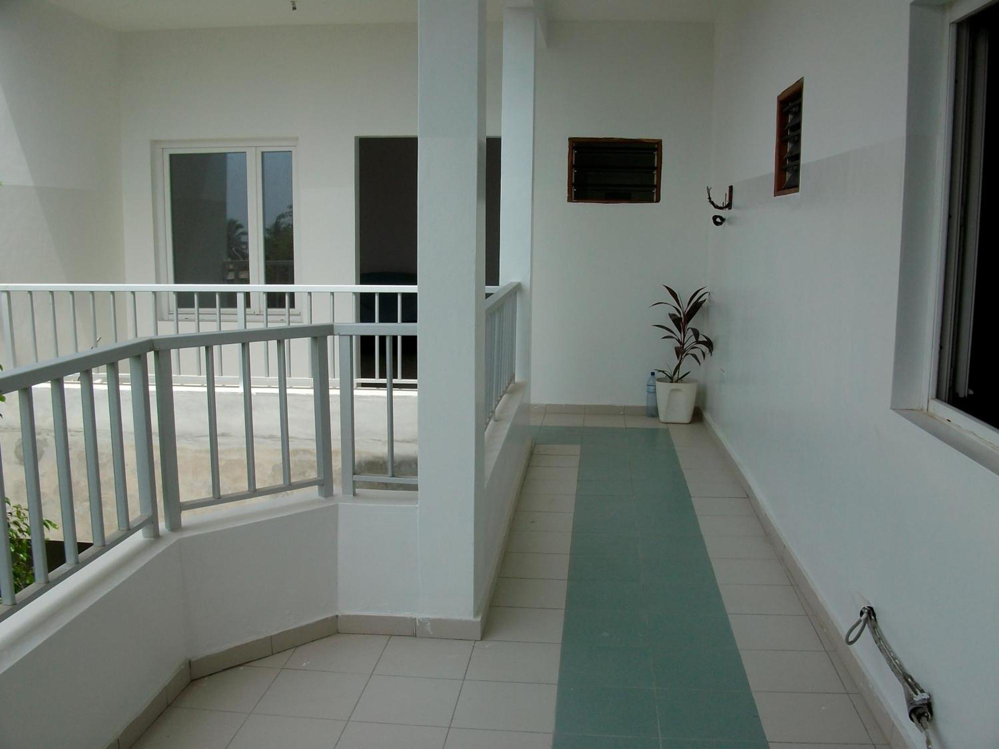 Dodoo Lodge Cotonou Exterior photo