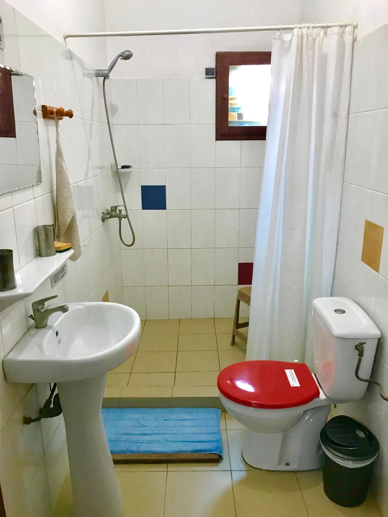 Dodoo Lodge Cotonou Room photo