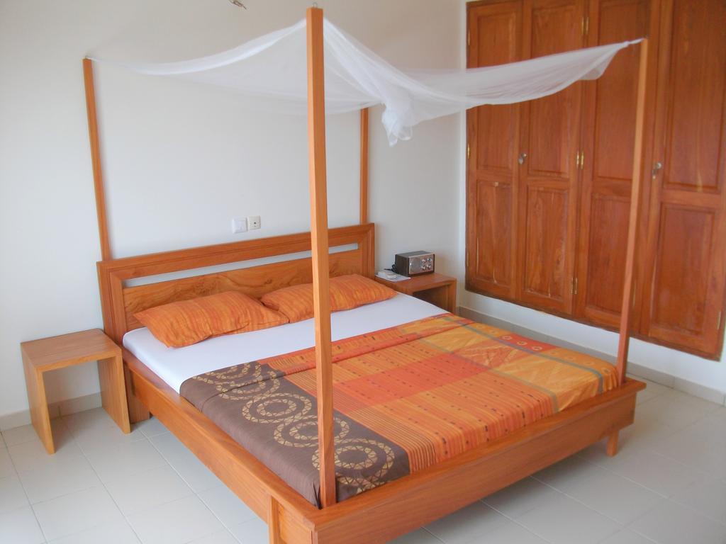Dodoo Lodge Cotonou Exterior photo