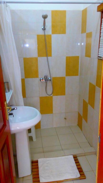 Dodoo Lodge Cotonou Exterior photo